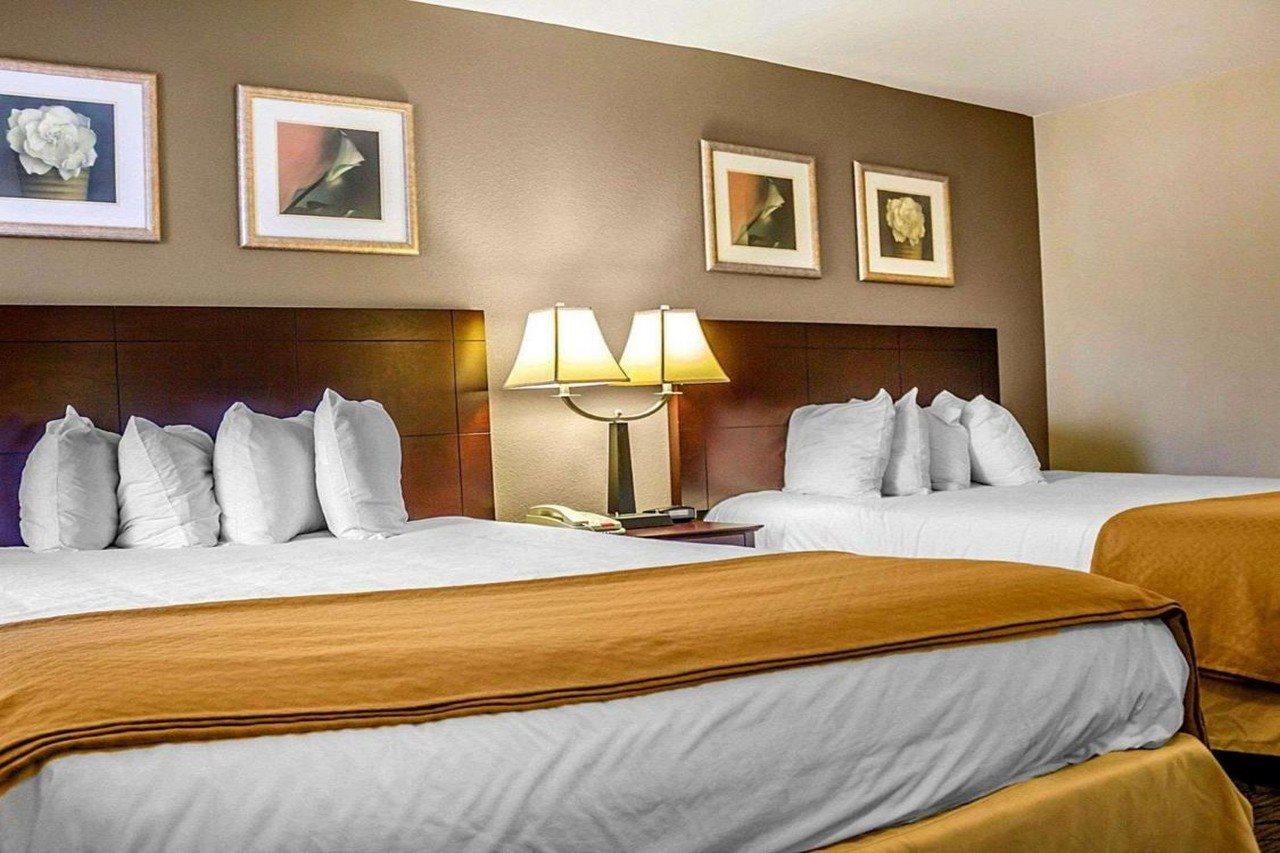 Quality Inn Waterbury Extérieur photo