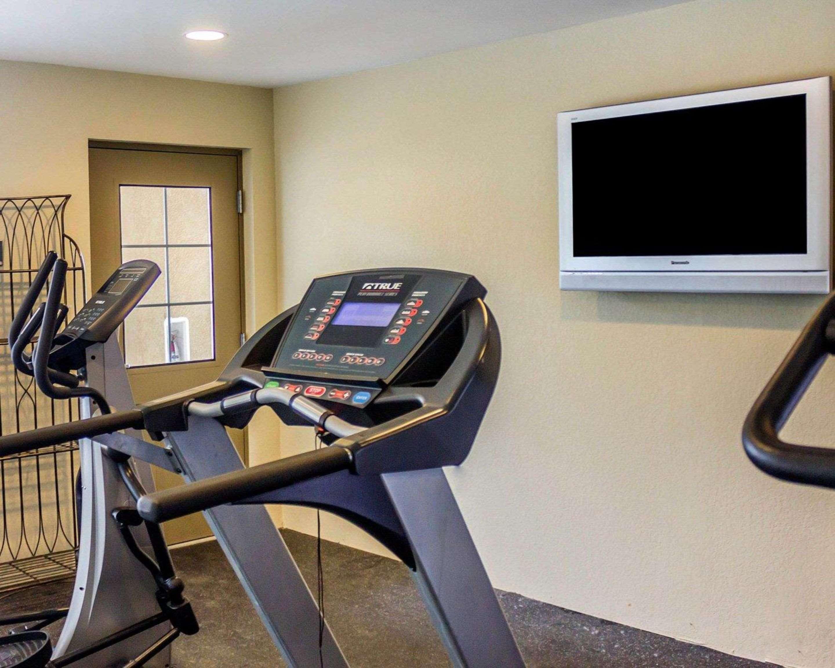 Quality Inn Waterbury Extérieur photo
