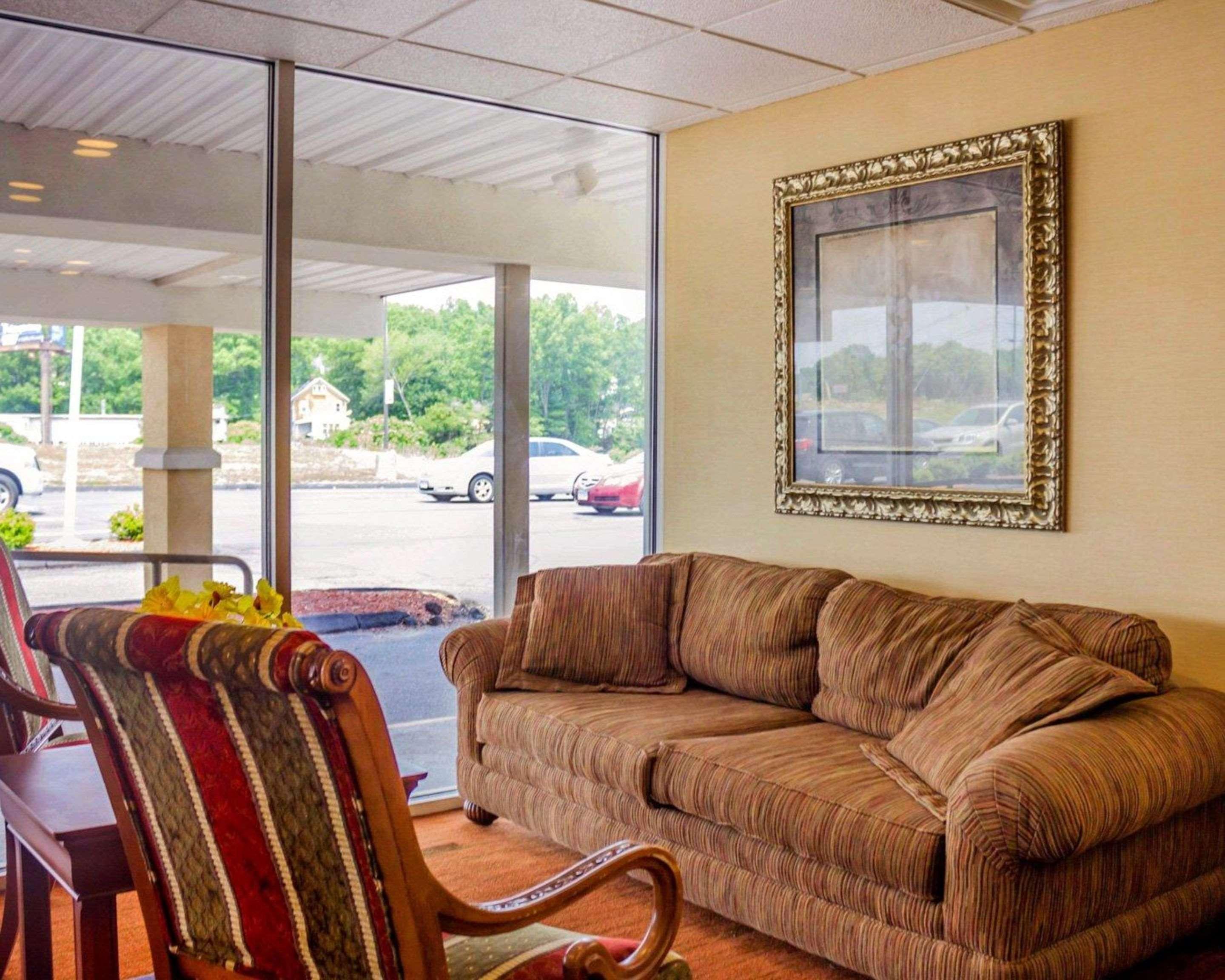 Quality Inn Waterbury Extérieur photo