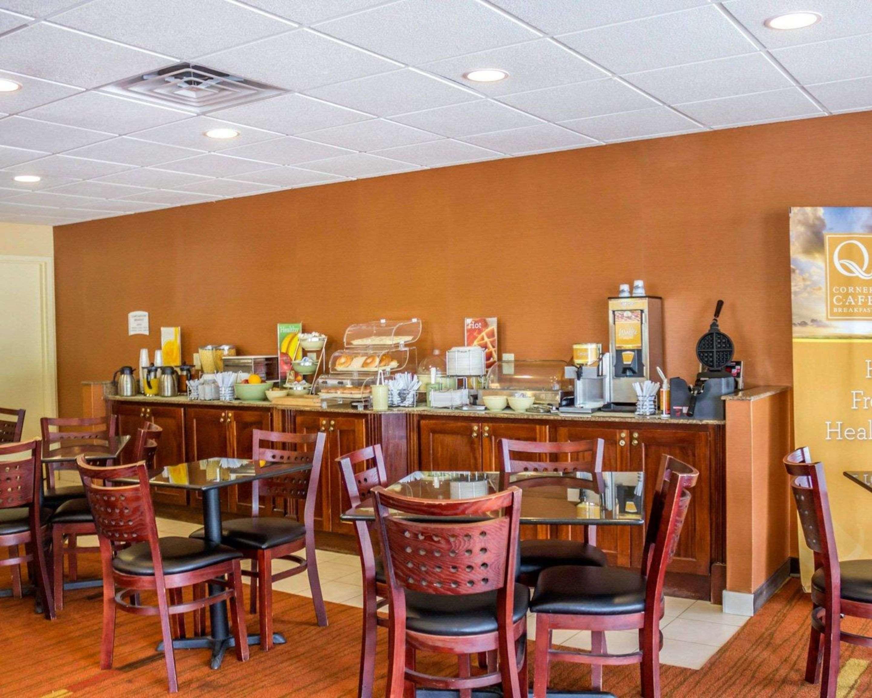 Quality Inn Waterbury Extérieur photo