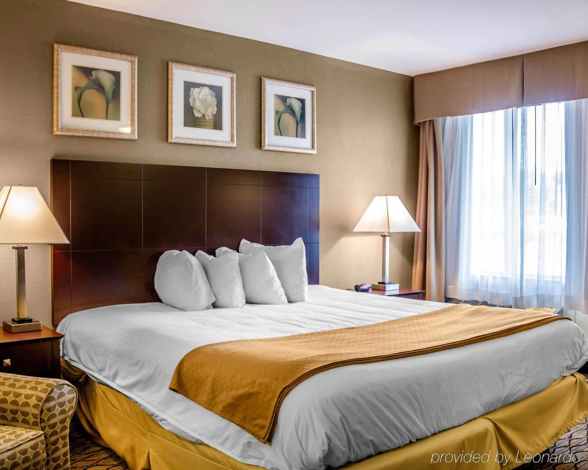 Quality Inn Waterbury Extérieur photo